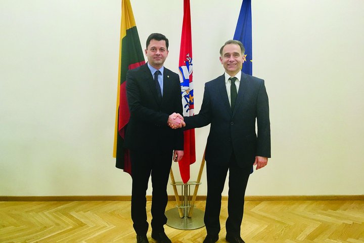 0228-sumin-ministras-su-moldovos-amb.jpg